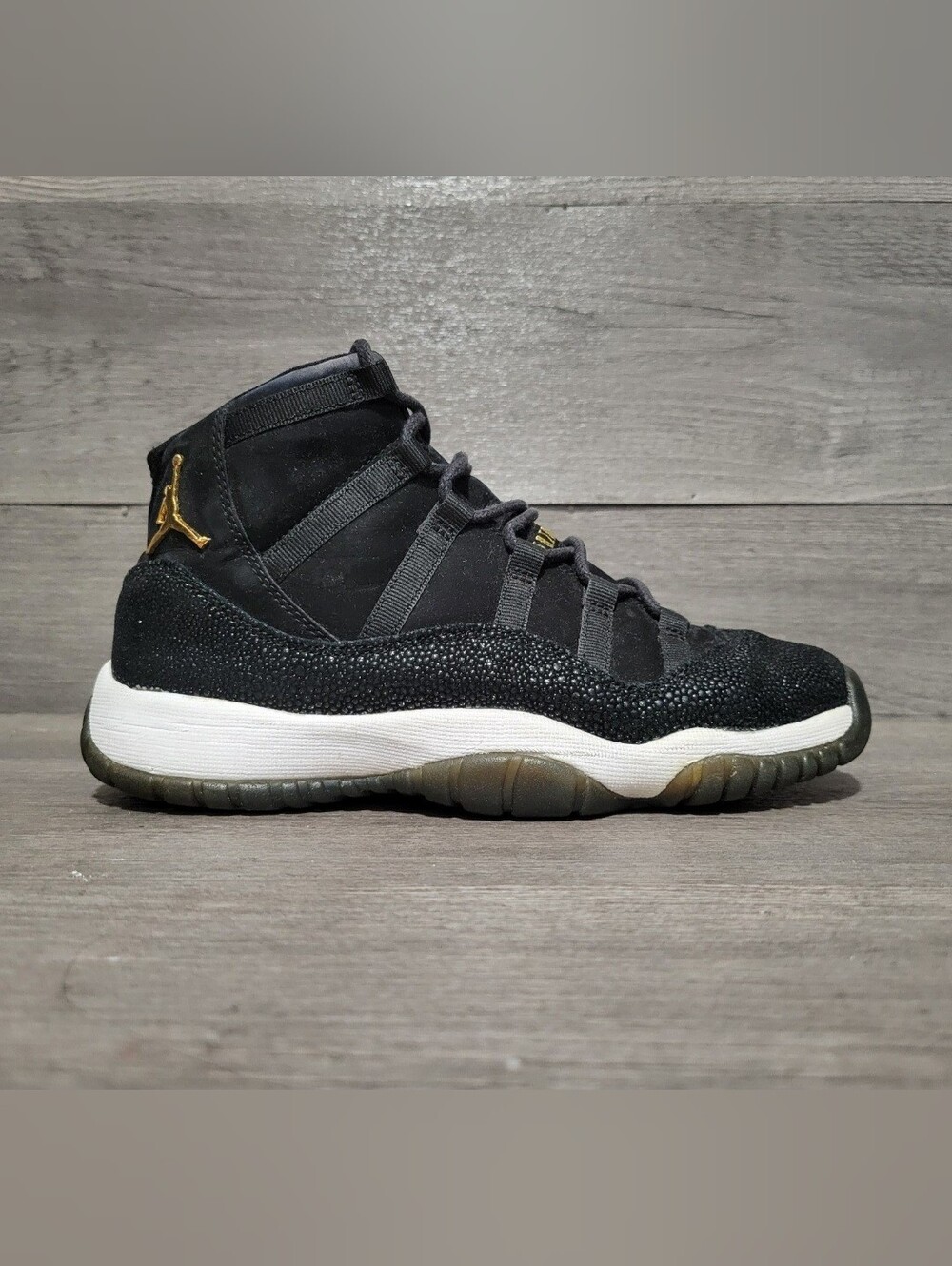 Jordan 11 Retro Heiress size 5y Black Stingray